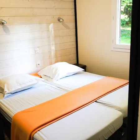 Resort Les Buissonnets 3*